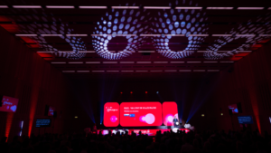 Udeleženci konference Evolucija.AI 2026 v organizaciji KCUI in GZS